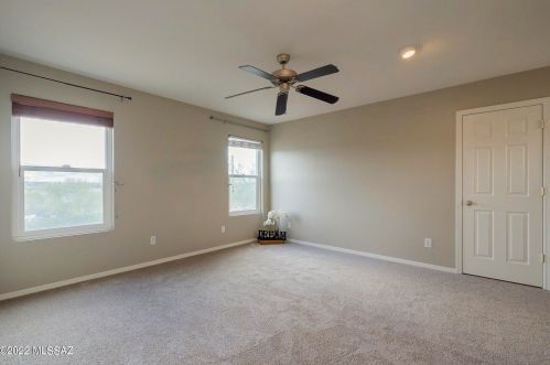 2213 Mcconnell Dr, Tucson AZ 85710-8091 exterior