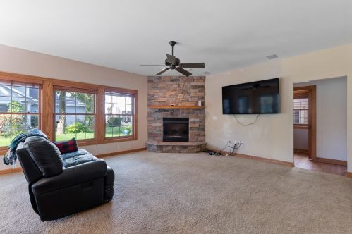 3811 Centennial Cir, Milwaukee WI  53221-5746 exterior