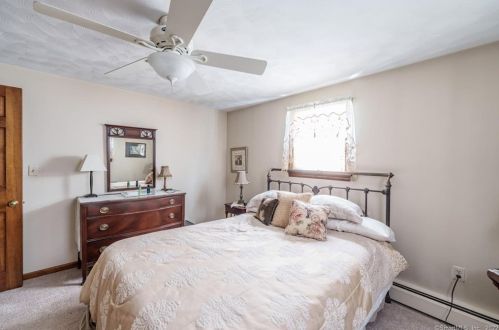 10 Montclair Dr, Enfield CT 06082-3025 exterior