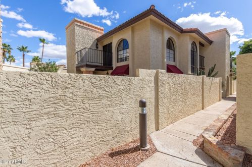 8840 51st St, Phoenix, AZ 85044-5773