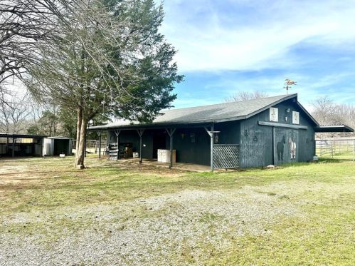 121 Stagecoach Trl, Denison TX  75021-7411 exterior