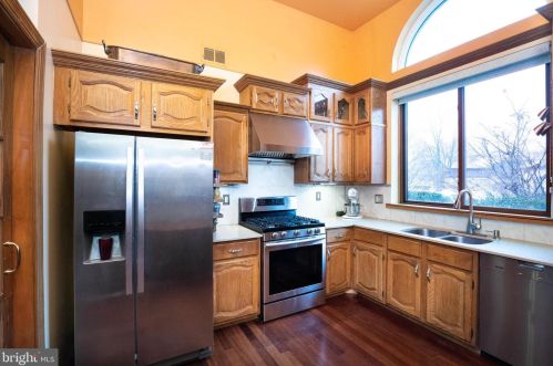 110 Sayre Dr, Princeton, NJ 08540-5873