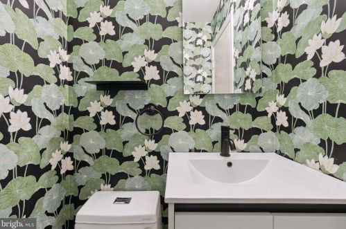 1737 Corcoran St, Washington DC 20009-2471 exterior