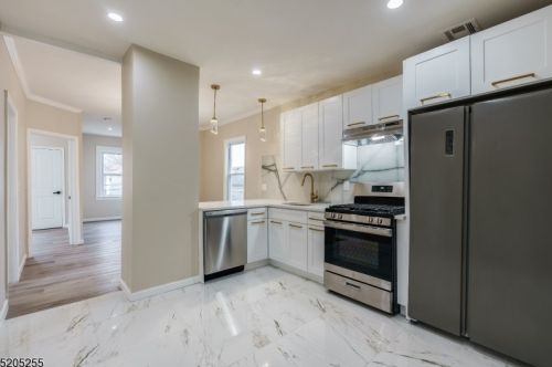 77 Tremont Ter, Irvington, NJ 07111-2626