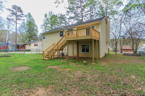 645 Lk Dr, Lithonia GA 30039-6634 exterior