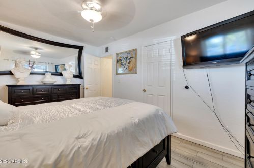 2118 Campbell Ave, Phoenix AZ 85015-3827 exterior