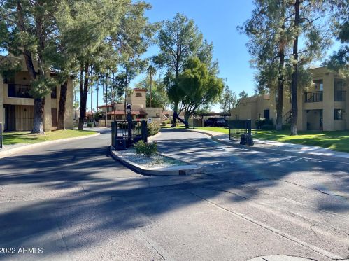 8202 21st Dr, Phoenix AZ  85021-4943 exterior