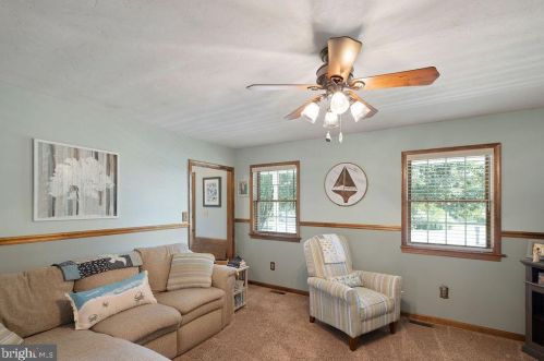 1165 Fox Run Ter, Hanover PA 17331-8742 exterior