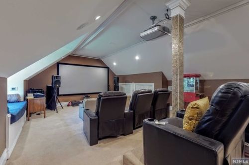 469 Saddle Riv Rd, Upper Saddle River NJ 07458-1774 exterior