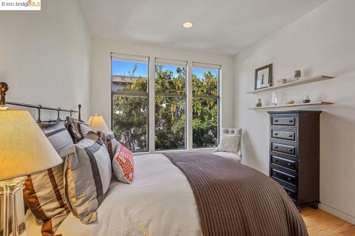 1441 Fairview St, Berkeley CA 94703-2442 exterior