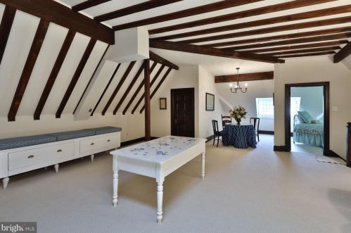 455 Chestnut Hill Ave, Philadelphia PA 19118-2712 exterior