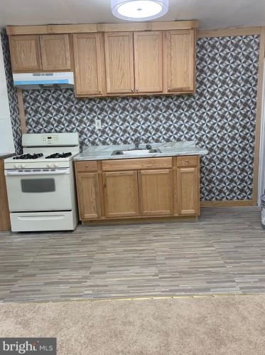 828 Mcdowell Ave, Chester PA 19013-6231 exterior