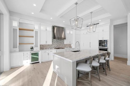 3139 Leeward Ln, Naples FL 34103-4038 exterior