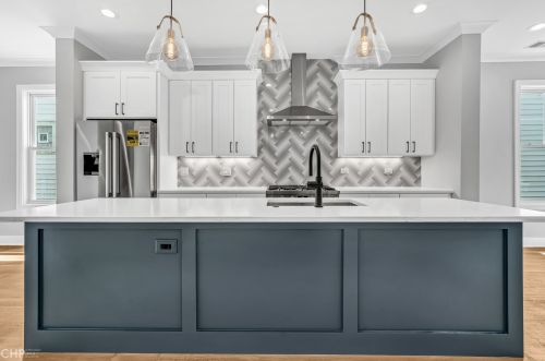 3025 Spaulding Ave, Chicago IL 60618-6808 exterior