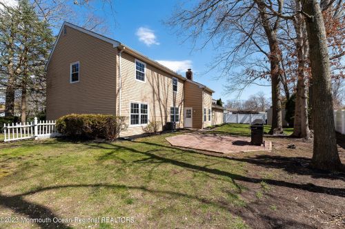 523 Holmes Ave, Lacey NJ  08731-1509 exterior