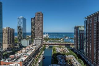 340 North Water St, Chicago IL  60611-4389 exterior