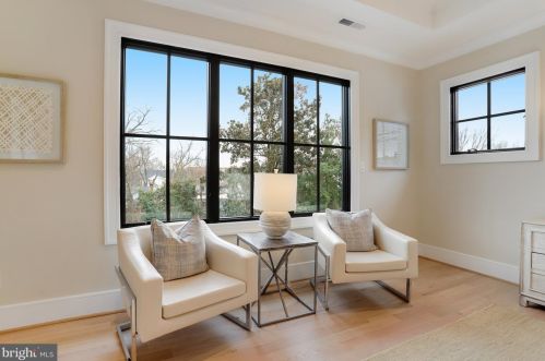 4700 25th St, Arlington VA  22207-3519 exterior