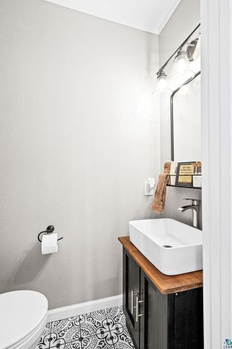 312 7th St, Duluth MN 55805-1328 exterior