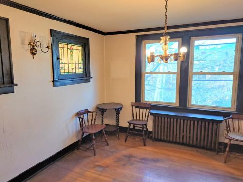 1305 Braddock Ave, Pittsburgh PA 15218-1638 exterior