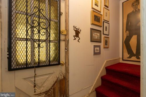 829 Catharine St, Philadelphia PA 19147-2716 exterior