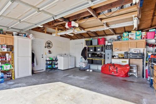 431 Lewis St, Turlock CA  95380-5828 exterior