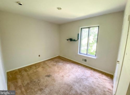 11125 Korman Dr, Rockville MD 20854-2046 exterior