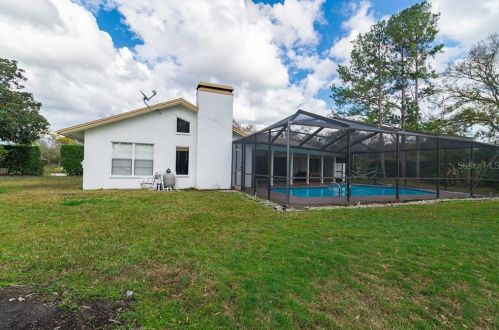 4302 Middle Lk Dr, Tampa FL 33624-3411 exterior