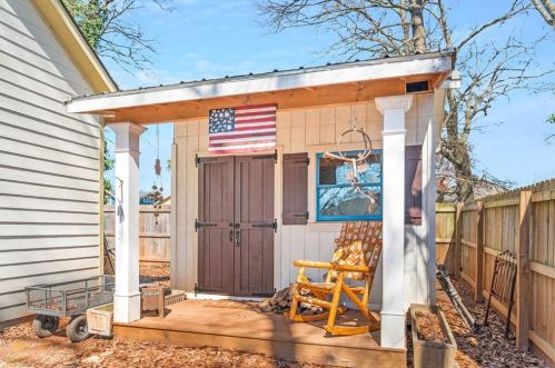 691 Catherine St, Atlanta GA 30310-3421 exterior