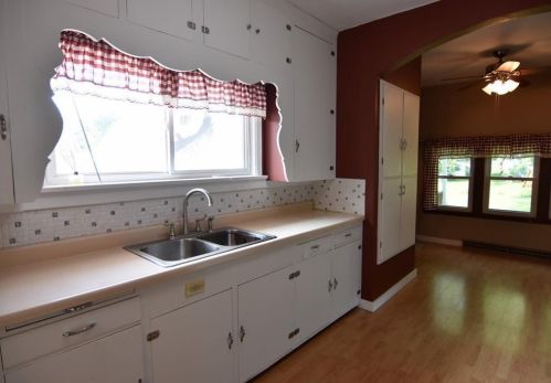 116 Noble Ave, Canton, WI 54868-2044