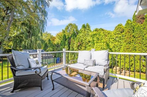 85 Columbia Rd, Windsor CT 06095-3811 exterior