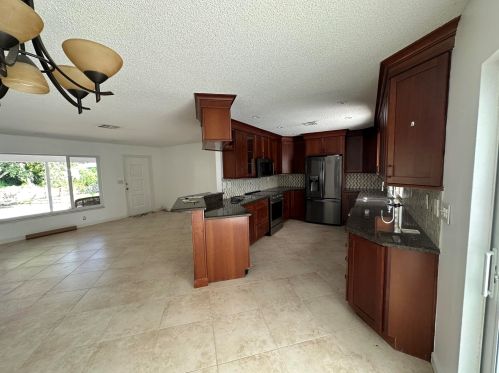 99 6th Ave, Boca Raton FL  33432-3621 exterior