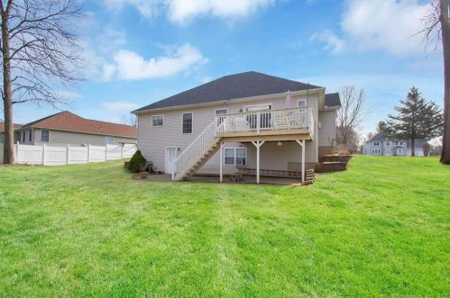 51 Berrios Hl Rd, Windsor CT 06095-1003 exterior