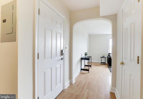 916 19 St, Washington DC 20002-4085 exterior