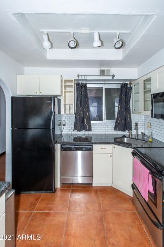 2913 Casa Tomas Ct, Phoenix AZ  85016-7708 exterior