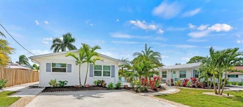 1112 Highlands Dr, Naples FL 34103-2318 exterior