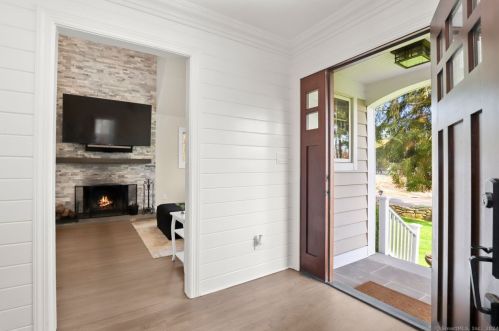 42 Kings Hwy, Westport CT  06880-4710 exterior