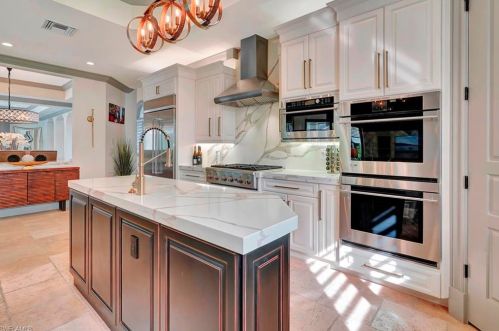 606 Binnacle Dr, Naples FL 34103-2725 exterior