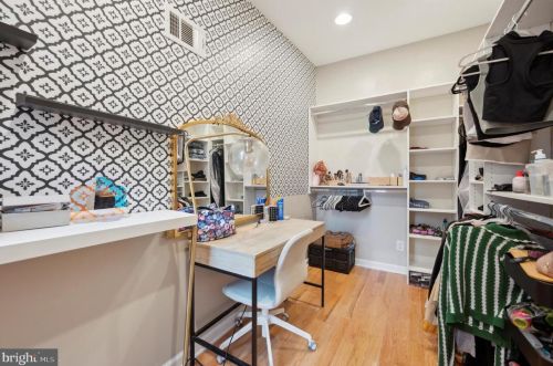 1165 Dorrance St, Philadelphia PA 19146-2911 exterior