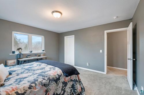 3258 Tischer Rd, Duluth MN 55803-9786 exterior