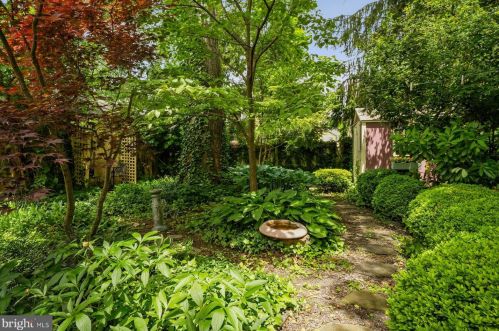 1708 Riverside Dr, Trenton NJ 08618-5843 exterior