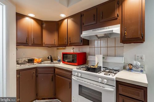 618 King St, Lancaster PA 17602-3237 exterior