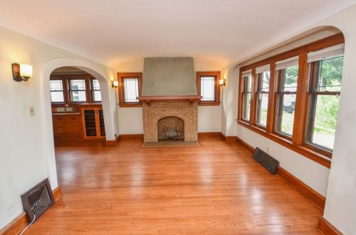 4214 21st St, Milwaukee, WI 53209-6712