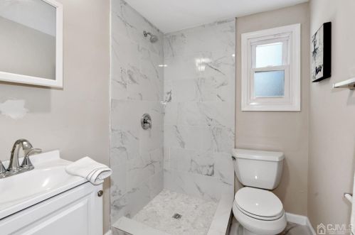 40 Markham Rd, Edison NJ  08817-4129 exterior