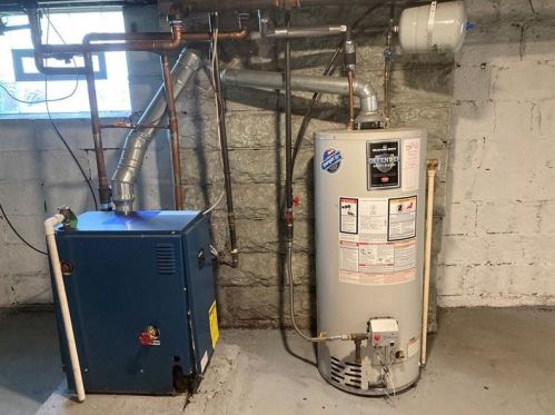 5701 Pocusset St, Pittsburgh PA 15217-2218 exterior