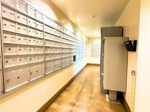 3075 Ala Poha Pl, Honolulu HI  96818-1600 exterior