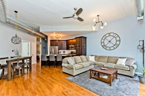 936 Madison St, Chicago, IL 60607-2601