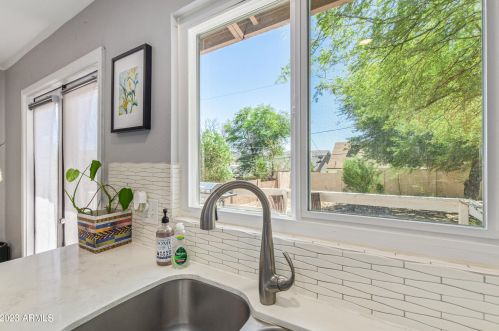 1329 Cholla St, Phoenix AZ 85029-3801 exterior