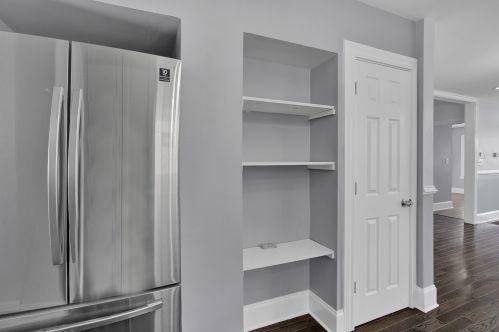 8232 Ridgeland Ave, Chicago IL  60617-1744 exterior