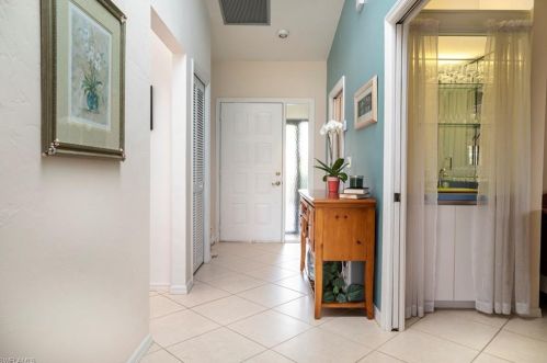 546 Countryside Dr, Naples FL 34104-6724 exterior