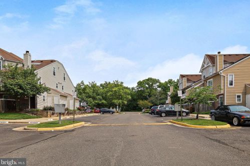 4351 Pembrook Village Dr, Alexandria VA 22309-1862 exterior